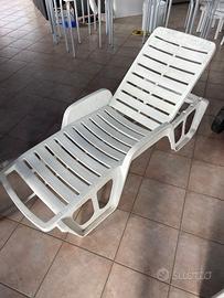 Lettini e sdraio piscina usati