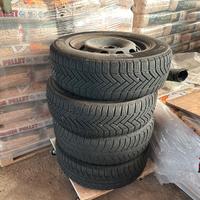 Cerchi piu gomme termiche 4 x 195/65/15  €90