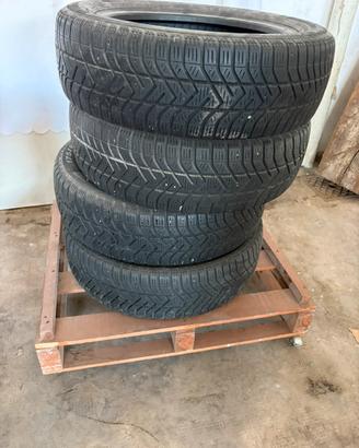 Pneumatici Pirelli Winter 175 60 R15 Tubless