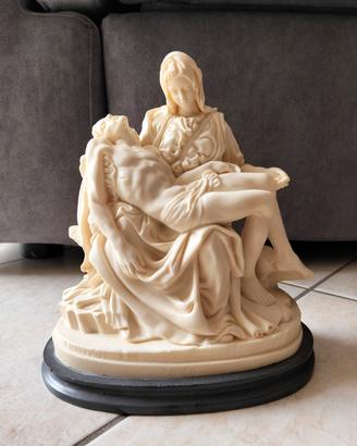 Statua Pietà di Michelangelo A.Santini