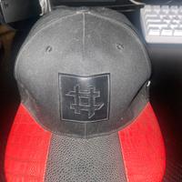 cappello originale maisenza con visiera in pelle.