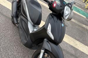 Beverly Piaggio 350