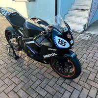 Honda CBR 600 RR - 2006 pista