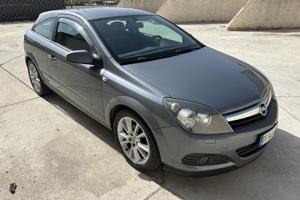Opel Astra GTC 1.7 CDTI 101CV 3p Cosmo