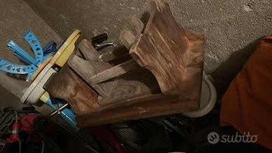 Sgabelli in legno