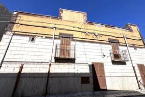 CASA INDIPENDENTE A CANOSA DI PUGLIA
