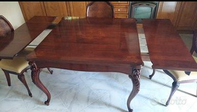 Tavolo in legno massello allungabile