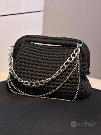 Borsa in fettuccia ad uncinetto