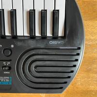 tastiera Casio SA77 e cuffie 