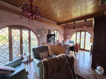 VILLA SINGOLA A PONZONE