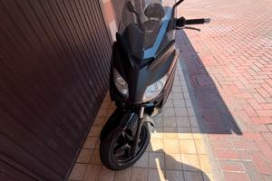Yamaha xmax 250