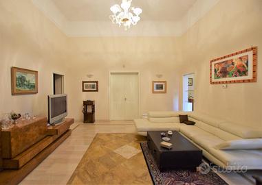 Zona borgo/ adiacenze Villa Peripato