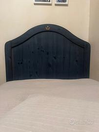 Letto singolo in legno blu
