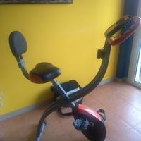Cyclette richiudibile facile da usare