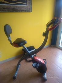 Cyclette richiudibile facile da usare