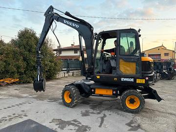 E283 - Escavatore Volvo EW60E