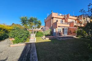 VILLA A SCHIERA D'ANGOLO A ANZIO