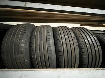 Gomme estive 215/55 R17
