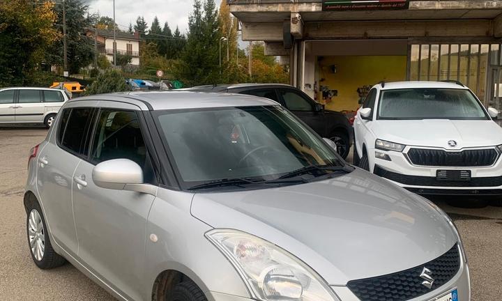 Suzuki Swift 4x4 benzina -tagliandata- neo patenta