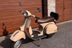 Vespa p 200 e