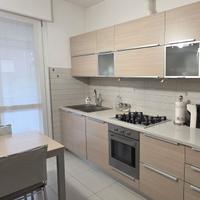 Cucina Maistri piano in OKITE senza elettrodomesti