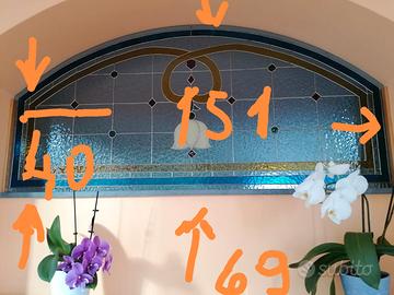 Vetrata d'arredo per parete