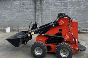 Mini pala gommata Youert nuova. 4900