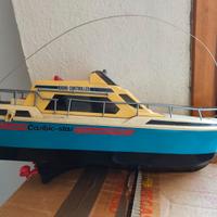 Motoscafo radiocomandato