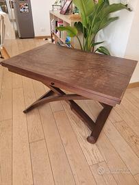 Tavolo in legno apribile ad altezza variabile