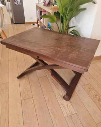Tavolo in legno apribile ad altezza variabile