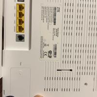 Router Modem ZTE fibra 2,5 Gbps/ Modem Fastweb