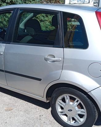 Ford Fiesta 1.4 5P Diesel 2005