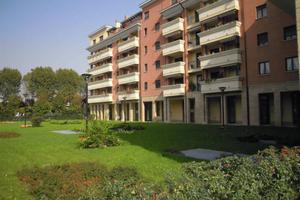 Box / Garage di 16 m² a Cinisello Balsamo