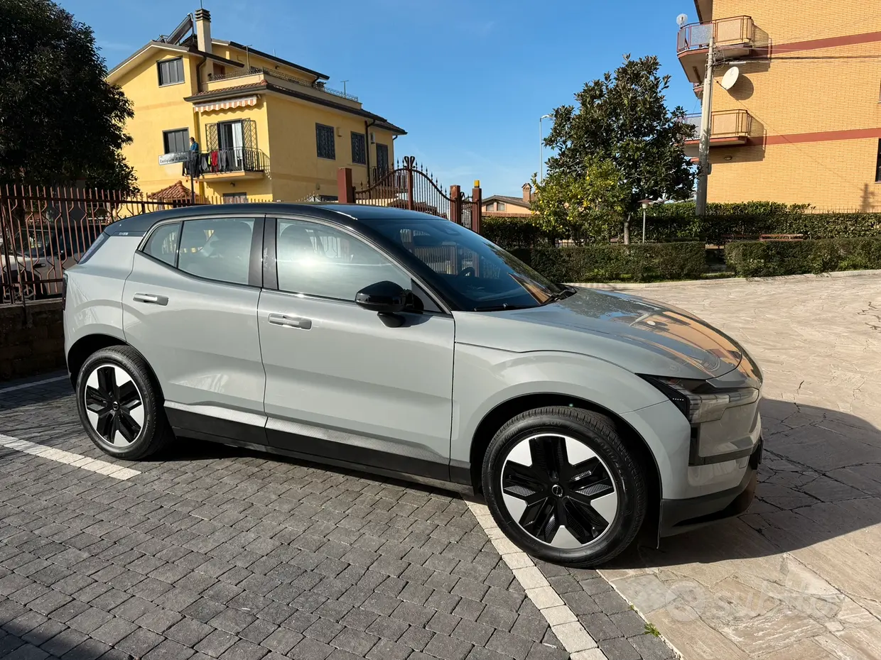 Volvo EX30 (2023-->)