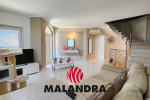 Villa di 300 m² con più di 5 locali e box auto dop