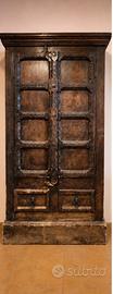 ARMADIETTO ETNICO IN LEGNO MASSELLO INTAGLIATO