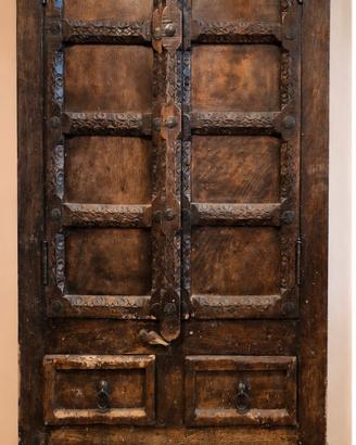 ARMADIETTO ETNICO IN LEGNO MASSELLO INTAGLIATO