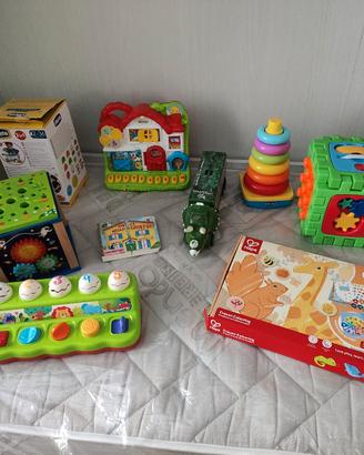 Scatola di giocattoli 1-3 anni +Chicco primi passi