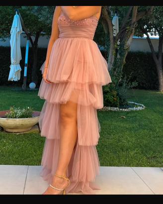Vestito sartoriale color cipolla in tulle