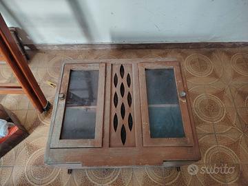 Mobiletto pensile in legno con ante in vetro