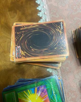 900 carte yugioh da collezione