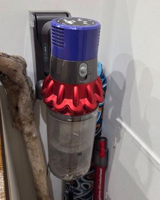 Aspirapolvere Dyson v10