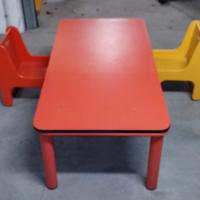 tavolo in legno per bambini