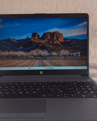 Notebook Portatile HP 255 G9 15.6" 8GB