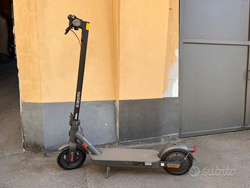 Monopattino Xiomi 4 pro seconda generazione