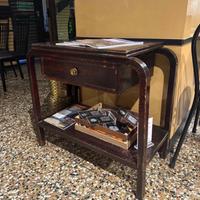 Mobiletto con cassetto