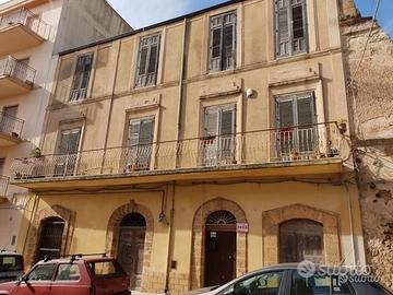 Castelvetrano, prestigioso immobile via G. Garibal