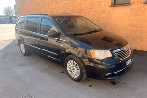 Lancia Voyager 2.8 TD Gold 163 CV Cambio Nuovo