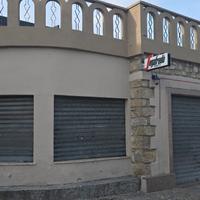 Locale commerciale al centro del paese