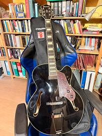 Ibanez AF71F chitarra semi acustica nera.